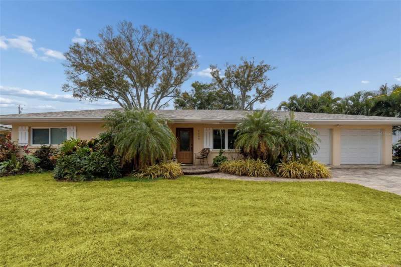 Belleair Manor