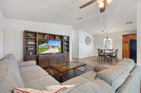 1534 Hillcrest Drive, Lady Lake FL - photo 12 of 34