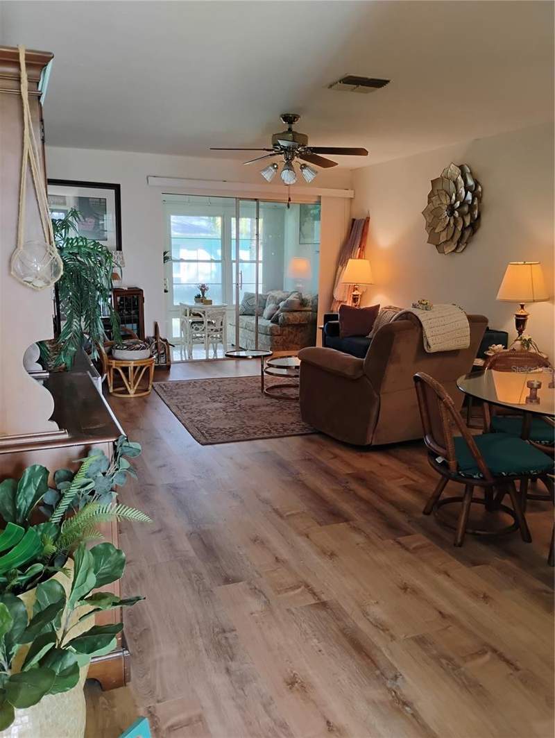 2 bedroom Villa at 2465 Northside Drive #1001, Woodland Villas Condo 1, Clearwater — photo 3