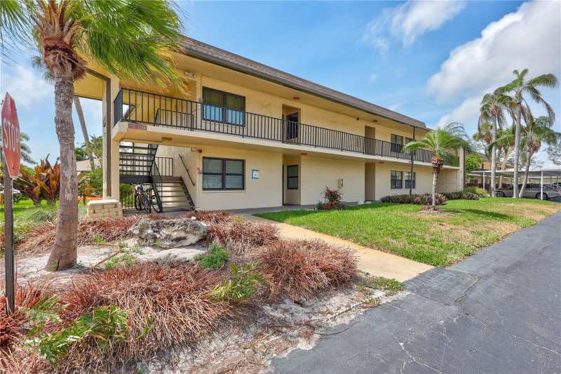 2 bedroom Condominium at 12300 Vonn Road #1102, Villas De Golf Condo, Largo — photo 1