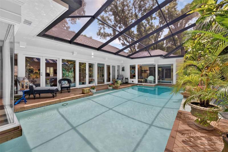 4 bedroom Single Family Residence at 602 S Riverhills Drive, Temple Terrace Estates Sec 22, Temple Terrace — photo 4