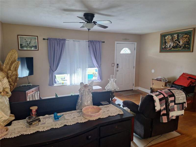 3 bedroom Single Family Residence at 402 Cicero Street, Port Charlotte Sec 008, Port Charlotte — photo 4