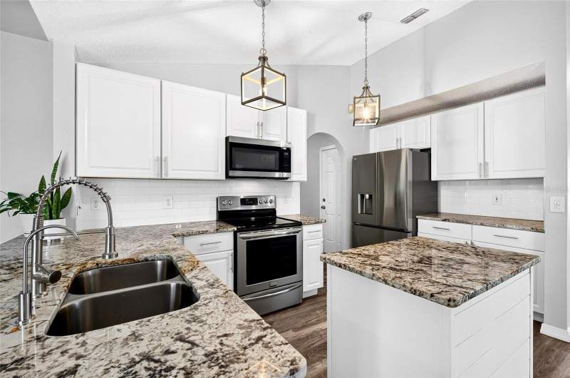 4 bedroom Single Family Residence at 718 Toulon Drive, Poinciana Village 5 Nbhd 1, Kissimmee — photo 4
