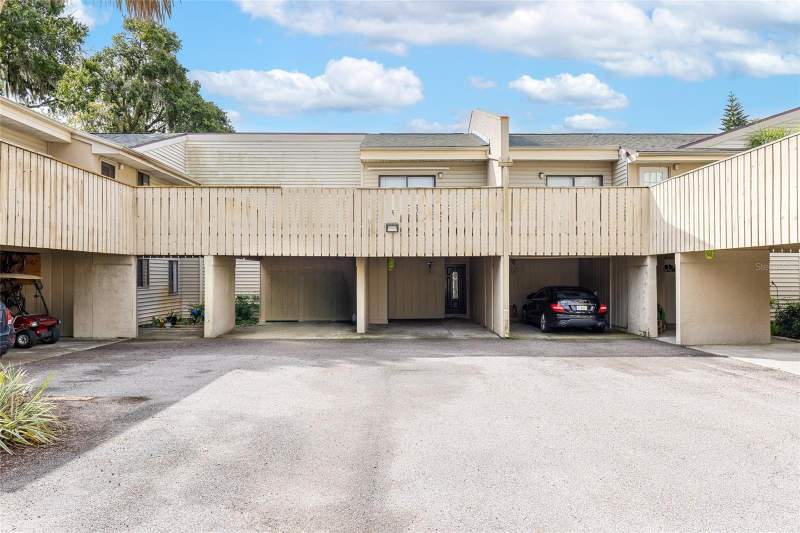 Errol Oaks Condo