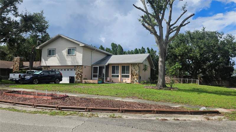 4 bedroom Single Family Residence at 5527 Pentail Circle, Sugarwood Grove, Tampa — photo 2