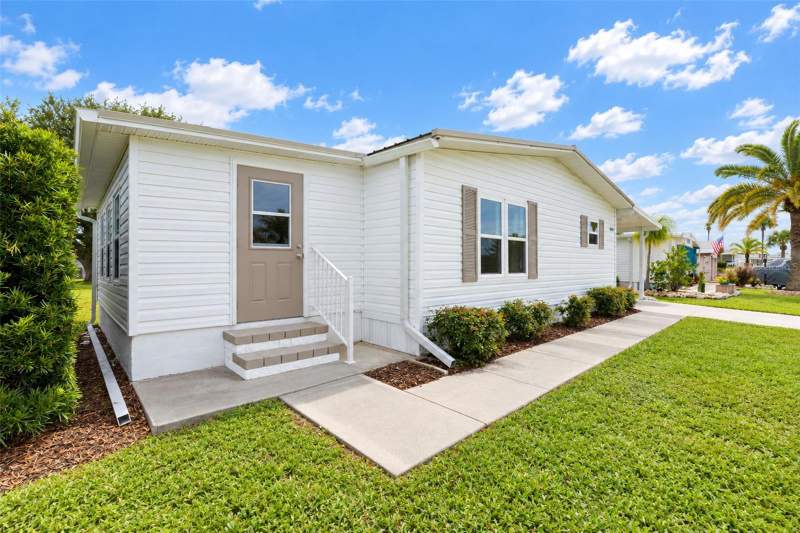 2 bedroom Manufactured Home at 6282 Bob White Drive, Lemon Bay Isles 1st Add, Englewood — photo 3