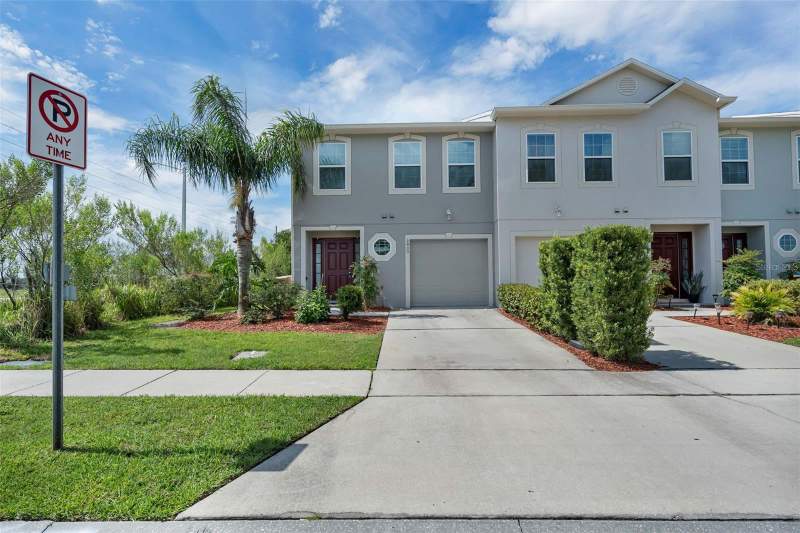 3 bedroom Townhouse at 2900 CLARABELLE COURT, EAGLE BAY PH 1, KISSIMMEE — photo 2