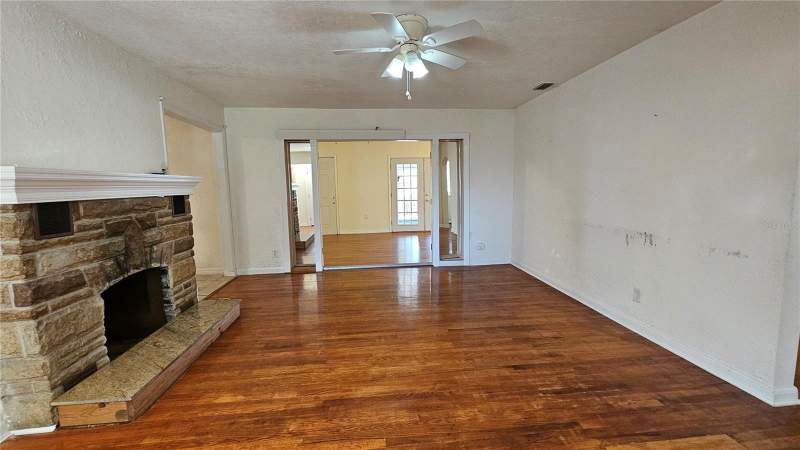 4 bedroom Single Family Residence at 25 E Chesley Avenue, Eustis Lynnhurst, Eustis — photo 4