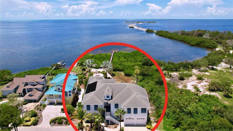 4 bedroom Single Family Residence at 511 Seaview Drive, Gulf Front Sub, Tarpon Springs — photo 3