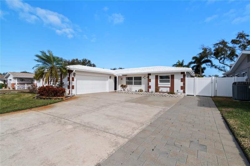 3 bedroom Single Family Residence at 13565 86th Avenue, Oakhurst Terrace, Seminole — photo 1