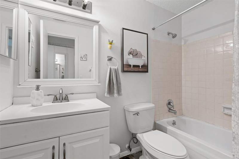 1 bedroom Condominium at 4215 E Bay Drive #1701G, Woodside Village Condo, Clearwater — photo 3