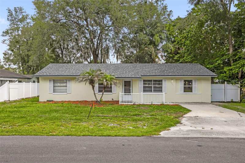 3 bedroom Single Family Residence at 1349 E Wisconsin Avenue, Deland, Deland — photo 1