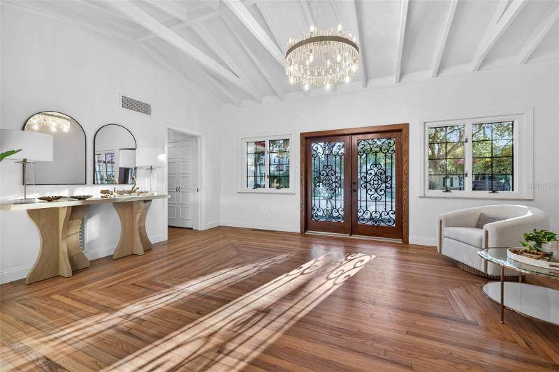 5 bedroom Single Family Residence at 1222 Brightwaters Boulevard, Snell Isle Brightwaters Sec 2, St Petersburg — photo 4