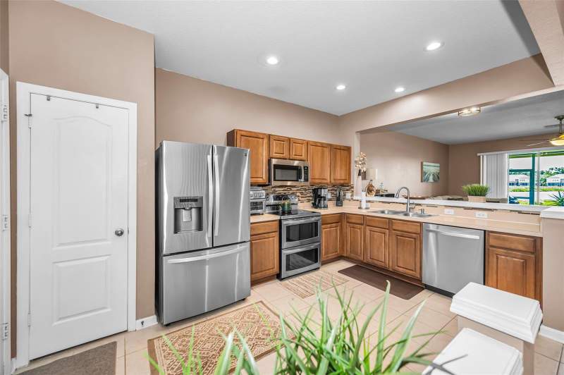 3 bedroom Townhouse at 10155 Haverhill Ridge Drive, Valhalla Ph 3-4, Riverview — photo 5
