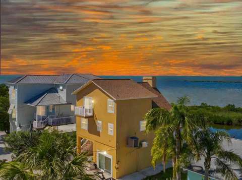 6633 Driftwood Drive, pool for sale in Hudson