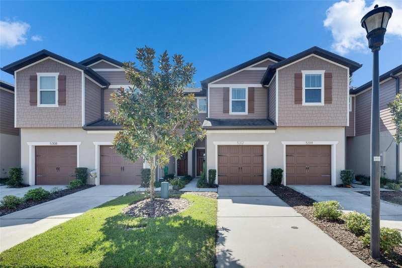 2 bedroom Townhouse at 5312 Sylvester Loop, Rego Palms, Tampa — photo 1