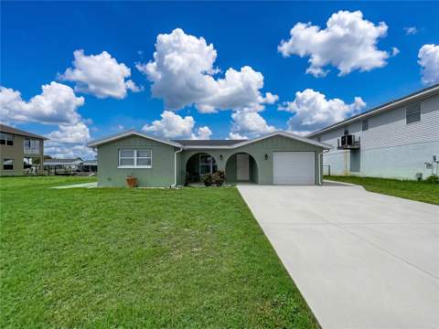 7401 Islander Lane, Hudson FL - photo 15 of 80