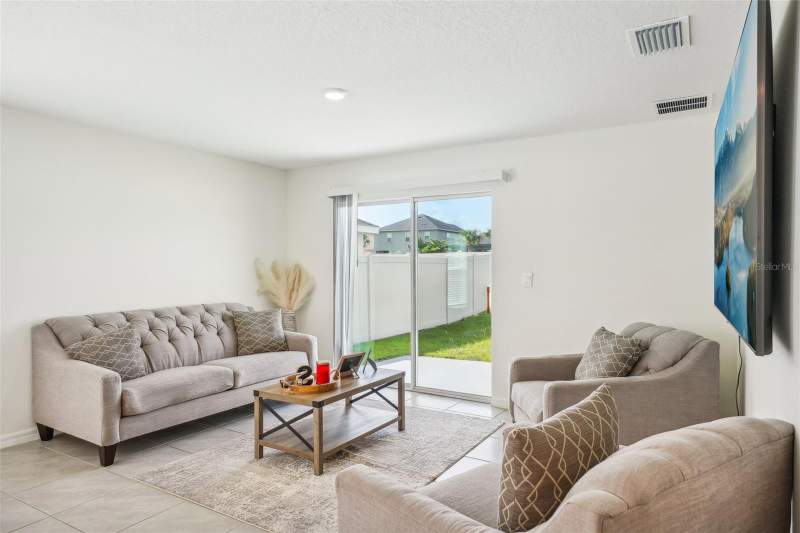 5 bedroom Single Family Residence at 11637 Saw Palmetto Lane, Ridgewood, Riverview — photo 4