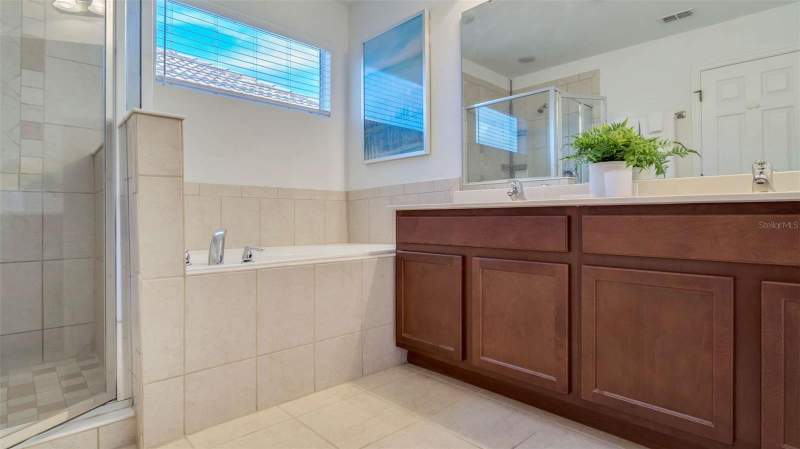 6 bedroom Single Family Residence at 430 Las Fuentes Drive, Bellavida Ph 1, Kissimmee — photo 3
