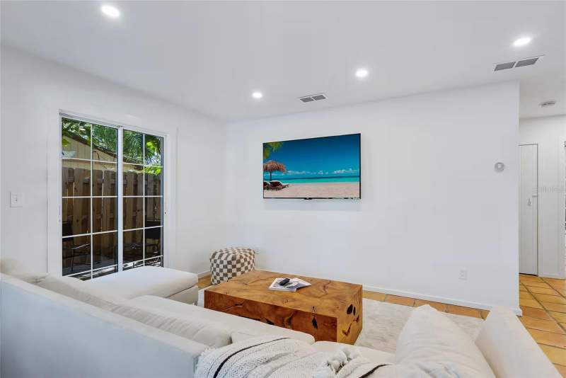 3 bedroom Single Family Residence at 2142 Waldemere Street, La Linda Terrace, Sarasota — photo 4