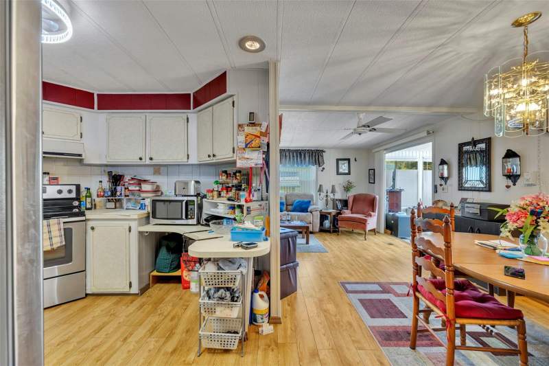 2 bedroom Manufactured Home at 223 Paradise, Molokai Mhp Lt 02-Ha, Leesburg — photo 5