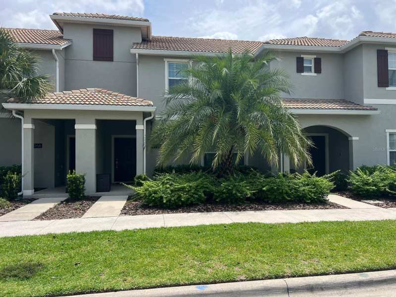 4 bedroom Townhouse at 4968 Windermere Avenue, Storey Lake Ph 3, Kissimmee — photo 1