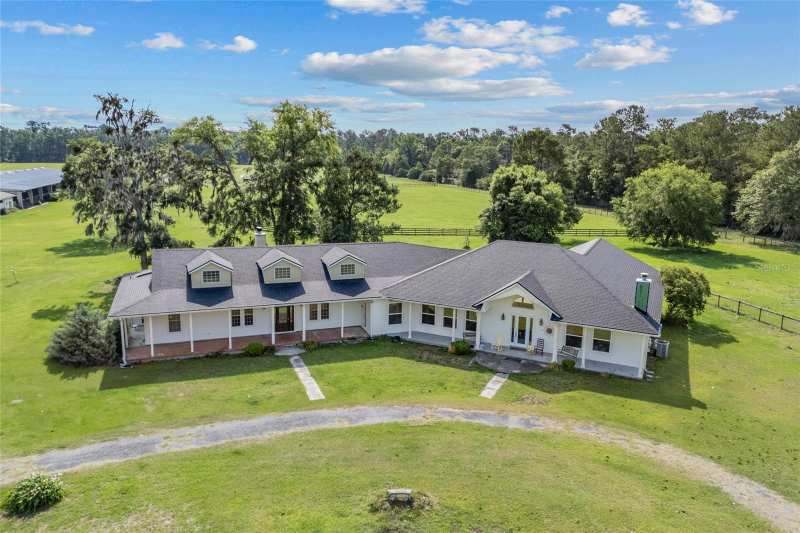 5 bedroom Farm at 10852 89th Road, Non Sub, Live Oak — photo 1