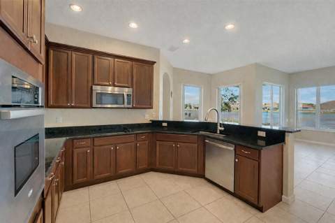 3821 Shoreview Drive, Kissimmee FL - photo 7 of 18