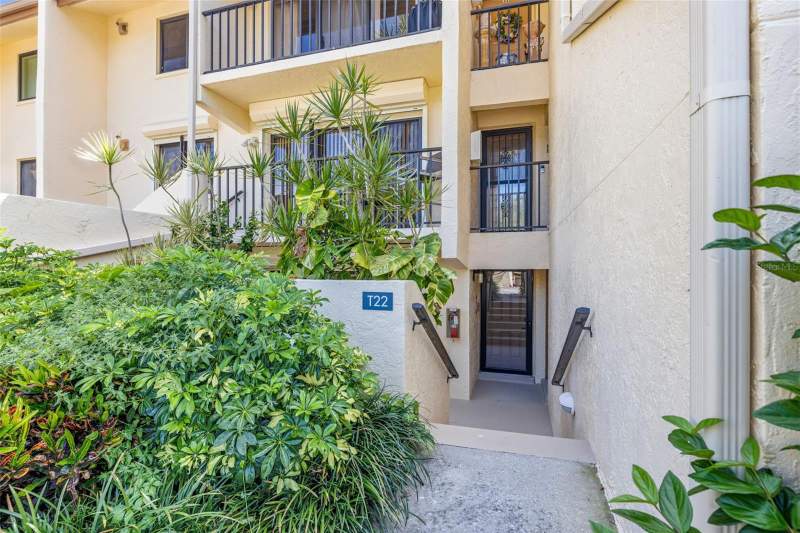 2 bedroom Condominium at 7520 Sunshine Skyway Lane #T22, Seapointe Terrace Condo, St Petersburg — photo 4