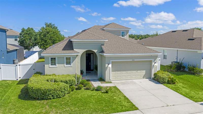 5 bedroom Single Family Residence at 3261 Bethpage Loop, Summerview/Wolf Crk Rdg Ph 2B-, Mount Dora — photo 3