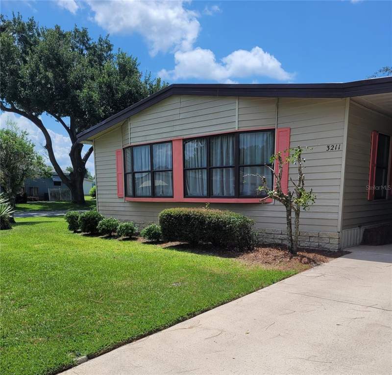 2 bedroom Manufactured Home at 3211 Wekiva Road, Tavares Fox Run Mobile Home, Tavares — photo 2