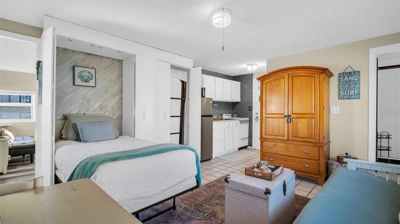 0 bedroom Condo - Hotel at 483 E Shore Drive #D4, Coral Motel Condo, Clearwater Beach — photo 4