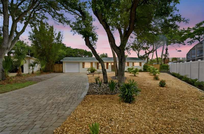 4 bedroom Single Family Residence at 1 Carley Circle, Shady Oaks, New Smyrna Beach — photo 1