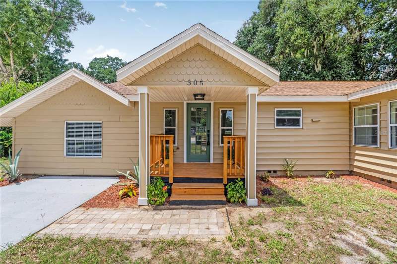 3 bedroom Single Family Residence at 305 S Rossiter Street, Mount Dora Oakwood, Mount Dora — photo 2