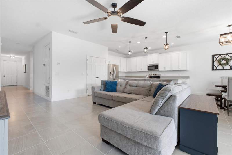 4 bedroom Single Family Residence at 180 JENSEN DRIVE, PRESERVE/SUNRISE PH 2, GROVELAND — photo 3