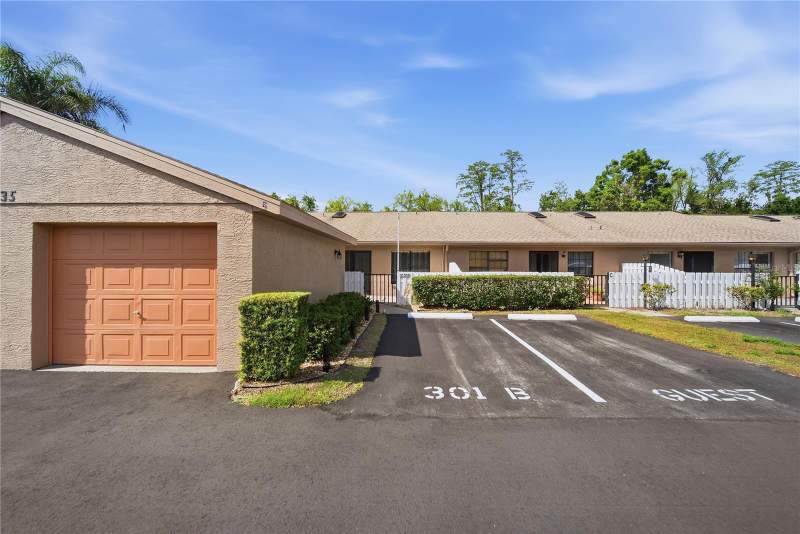 2 bedroom Villa at 3135 Charter Club Drive #B, Pine Ridge At Lake Tarpon Village, Tarpon Springs — photo 2