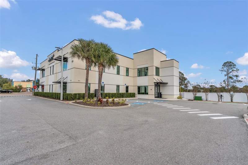131 S COUNTRY CLUB ROAD home for sale in Smart Office
