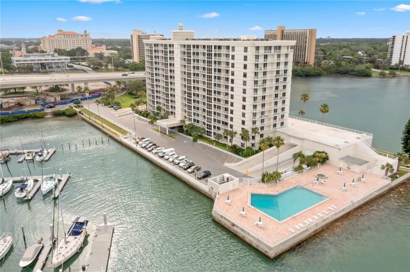 Pierce 100 Condo