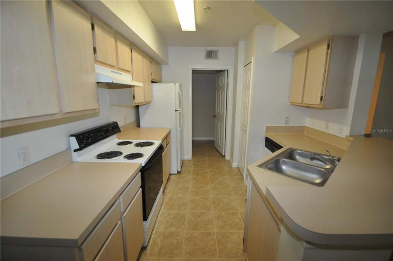 2 bedroom Condominium at 738 Crest Pines Drive #734, Crest/Waterford Lakes, Orlando — photo 2