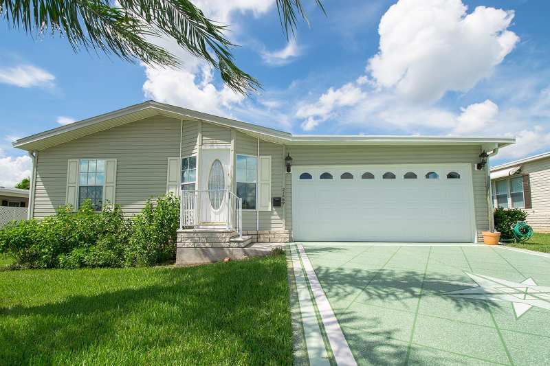 2 bedroom Manufactured Home at 37449 Gill Avenue, Grand Horizons, Zephyrhills — photo 1