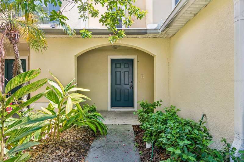 2 bedroom Townhouse at 10818 Great Carlisle Court, St Charles Place Ph 4, Riverview — photo 1