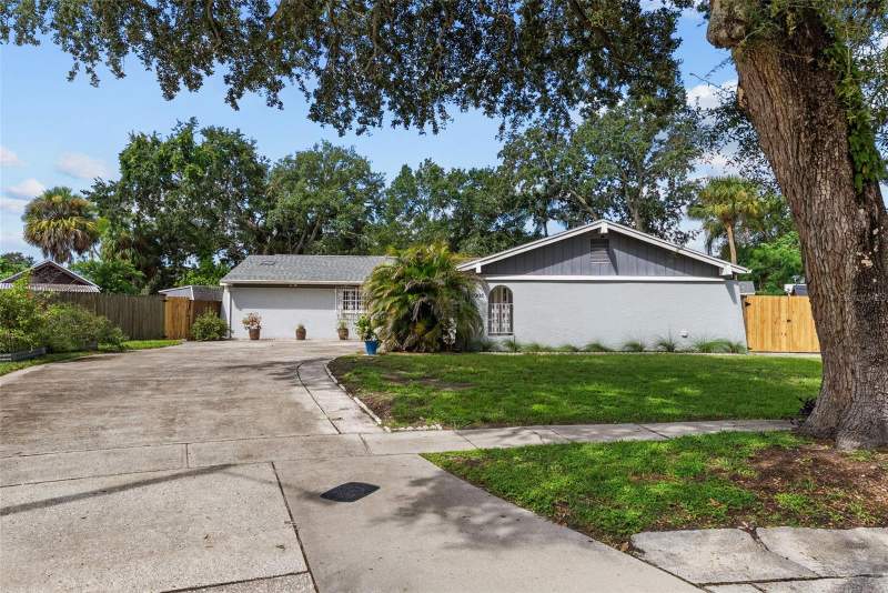4 bedroom Single Family Residence at 7002 APPLEWOOD COURT, TOWNN COUNTRY PARK UNIT 33, TAMPA — photo 1