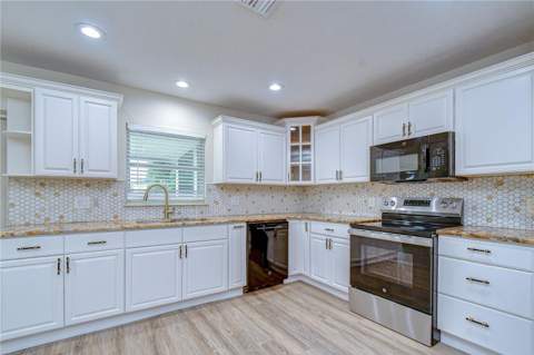 12928 Kings Lake Drive, Gibsonton FL - photo 6 of 6