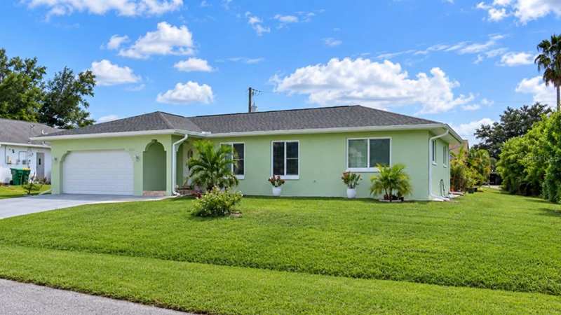 3 bedroom Single Family Residence at 266 Warwick Street, Port Charlotte Sec 10, Port Charlotte — photo 1