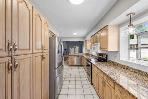 7002 Applewood Court, Tampa FL - photo 16 of 66