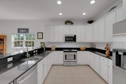 110 Ricardo Way #8, St Petersburg FL - photo 6 of 43