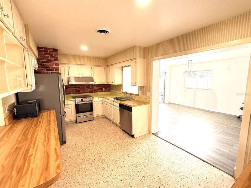 4 bedroom Single Family Residence at 3416 Arbutus Lane, Eastbrook Sub, Winter Park — photo 4