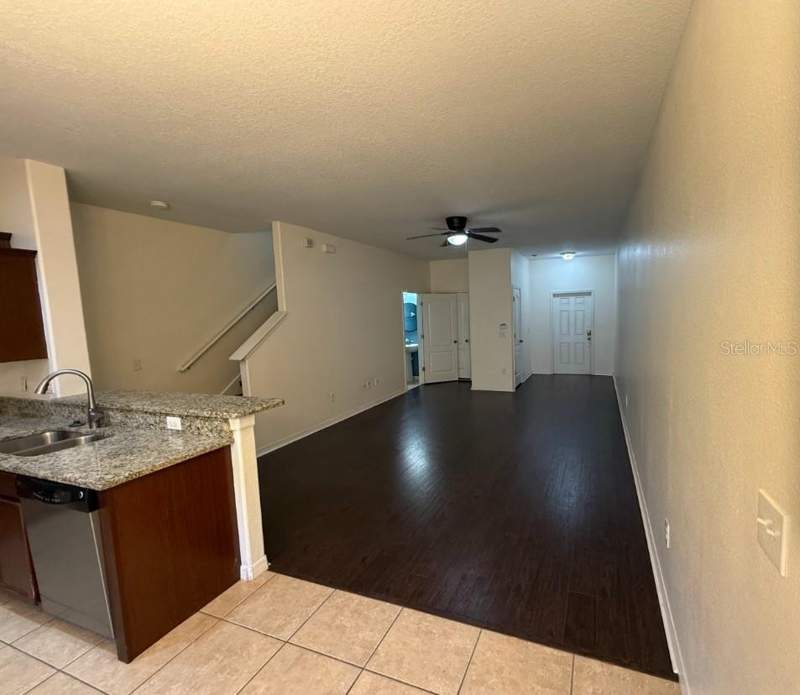 2 bedroom Townhouse at 2807 Lantern Hill Avenue, Brandon Pointe, Brandon — photo 5