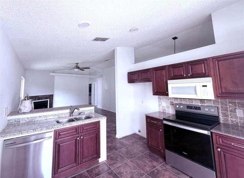 3 bedroom Single Family Residence at 7219 EDGEWATER SHORES COURT, EDGEWATER SHORES, ORLANDO — photo 2