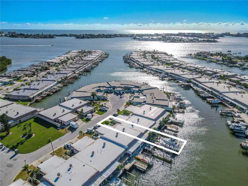 2 bedroom Villa at 345 Boca Ciega Point Boulevard, Boca Ciega Point East, St Petersburg — photo 1